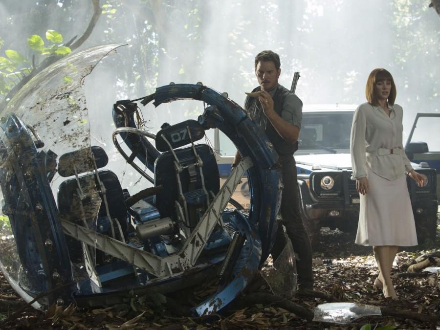 Chris Pratt and Bryce Dallas Howard star in “Jurassic World”. Official image.