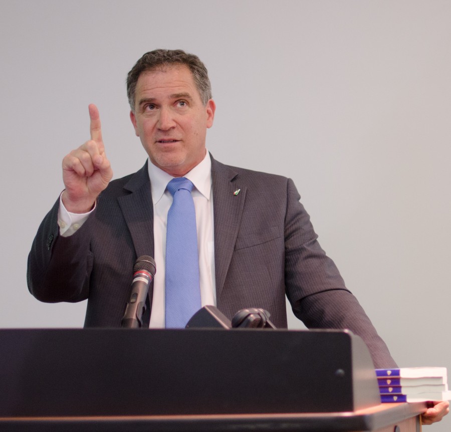 Miko Peled, Israeli peace activist, discusses the state of Israel and the Palestine people on March 23. Photo credit: Richard Lomibao
