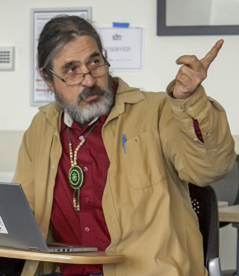 Chicano Studies professor Enrique Davalos shares his insight during the
meeting of the AFT San
Diego Community to
Support Immigrant
Students, Nov. 8.