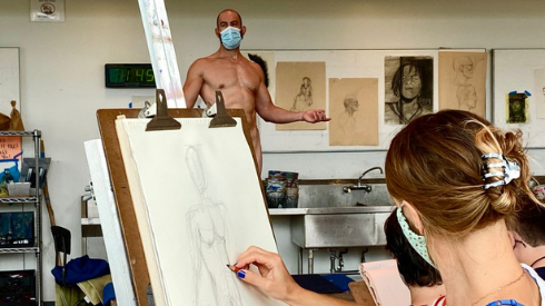 Model Yoni Baker in Life Drawing class