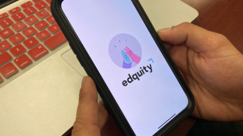 A City College student opens the Edquity app
