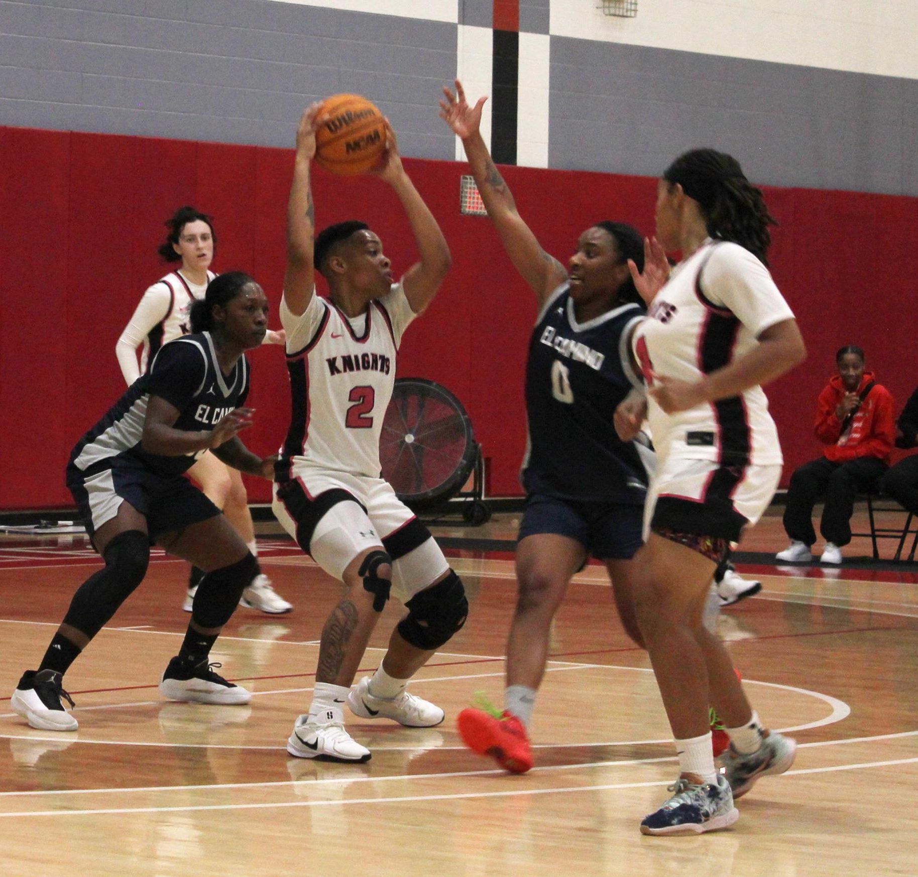 Forward Dahlia Blake looks for an open teammate inside the paint to score a point against El Camino at Harry West Gym, Monday, Nov. 11, 2025. Mari Pliego/City Times Media