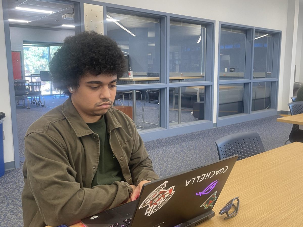 City College student Michael Clayborn uses his personal laptop in the library, Monday, Feb. 2, 2026. Photo by Chrisdan Peralta/City Times Media

